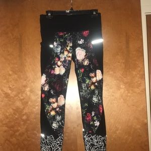Athleta 3/4 legging floral print